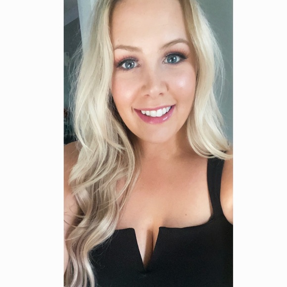 Meet your Posher, Debra - Picture 1 of 1